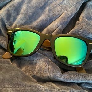 Ray-ban Wayfarer Sunglasses || Flash Green Lenses